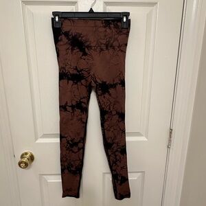 Women’s Brown and Black Tie-Dye Workout Leggings